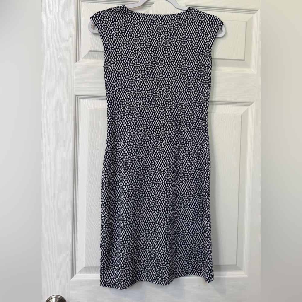 Dana Buchman Elegant Navy and White Patterned Dress - Size XS - Picture 13 of 16